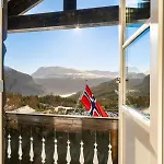 Mountain With Seaview, Near Geiranger Casa de Férias