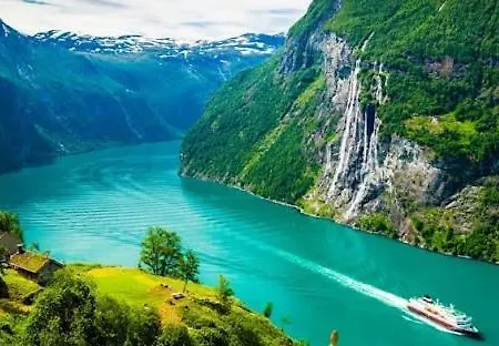 Mountain With Seaview, Near Geiranger Vakantiehuis Stryn